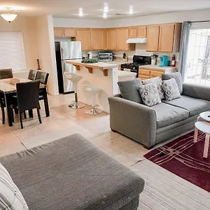  Holiday home 3 Bedroom 15min To Strip/fremont St Exp Fast Wifi